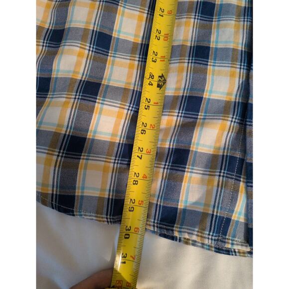 Haggar Fitted Men's Button-Down Shirt - Picture 3 of 5